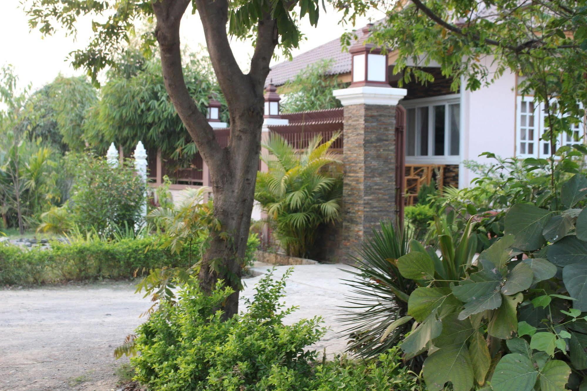Inle Lotus Hotel Nyaung Shwe Eksteriør billede